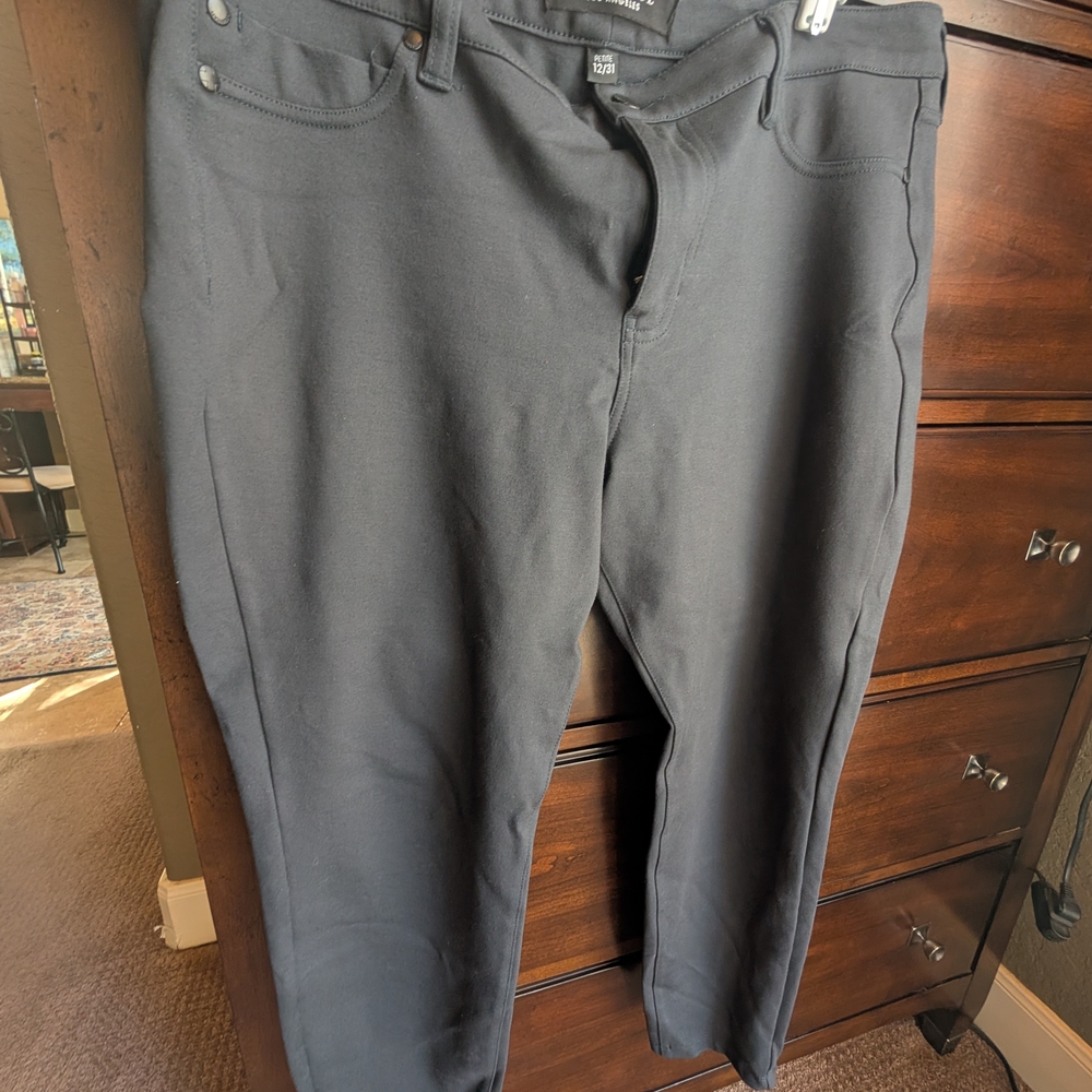 Liverpool Charcoal Cropped Pants